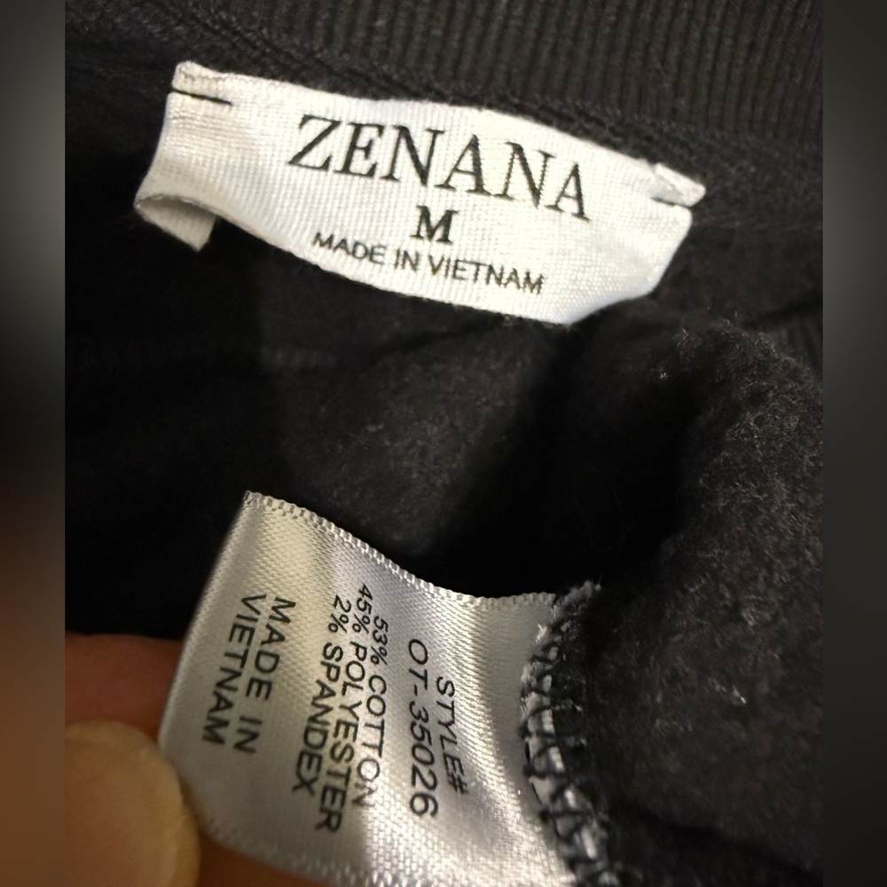 #20)  Zenana sweatshirt Size M - Picture 5 of 5